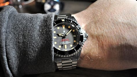 Steinhart Ocean One Vintage Red Review 